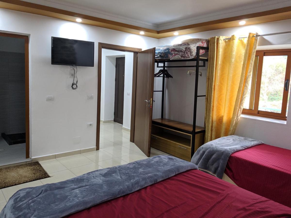 Guesthouse Alvi Përmet Esterno foto