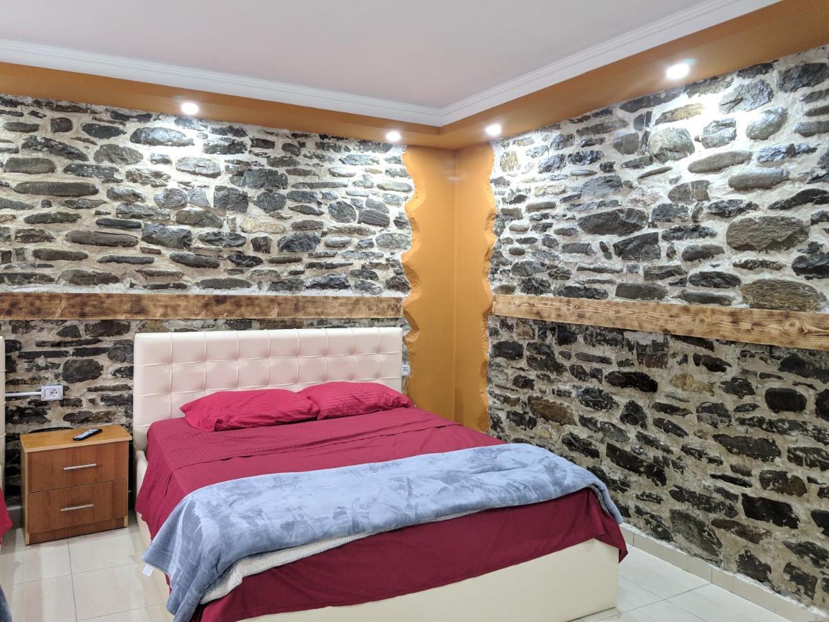 Guesthouse Alvi Përmet Esterno foto